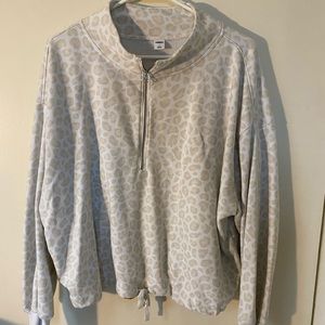 Old Navy. Pull over sweater. Size Large.
